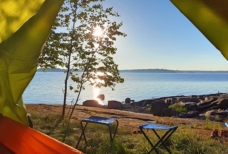 Gåsgrundissa Espoossa telttailemassa
