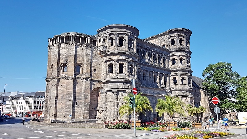 Porta Nigra Trierin keskustassa