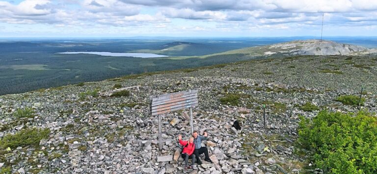 Noitatunturin huipulla Pyhä-Luoston kansallispuistossa