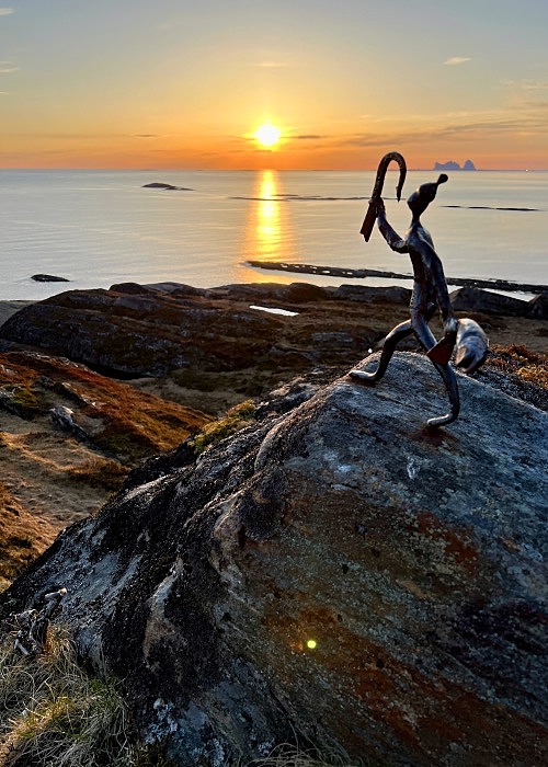 Auringonlasku Lovundilla