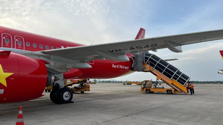 Vietjet lentokone ho chi minh kentällä.