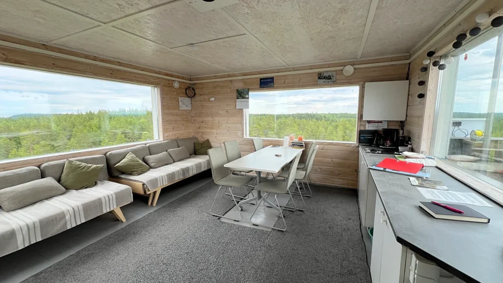 Häähninmäen näkötorni sisätiloista.