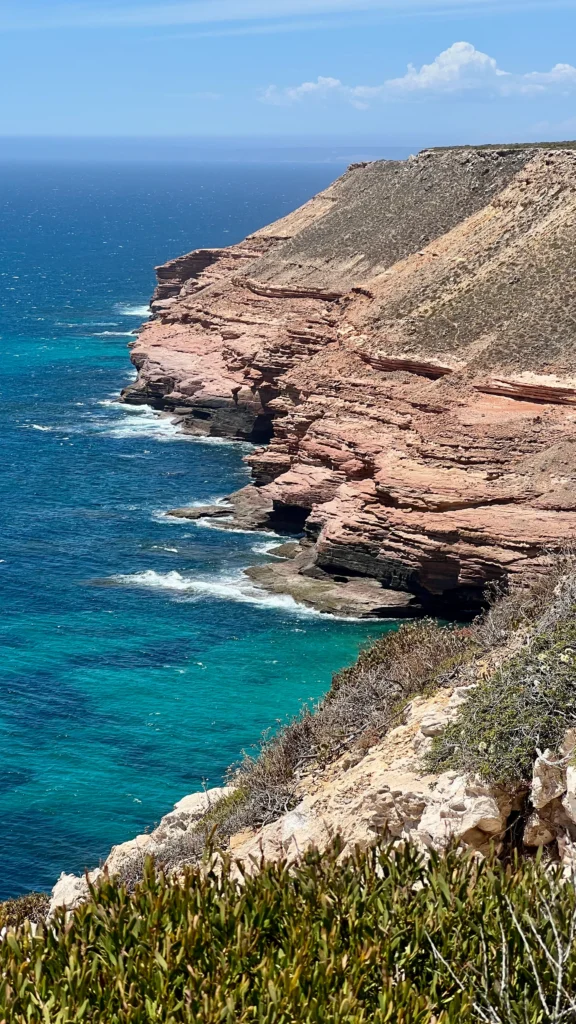 Grandstand jyrkännemaisemaa Kalbarri Cliffillä.