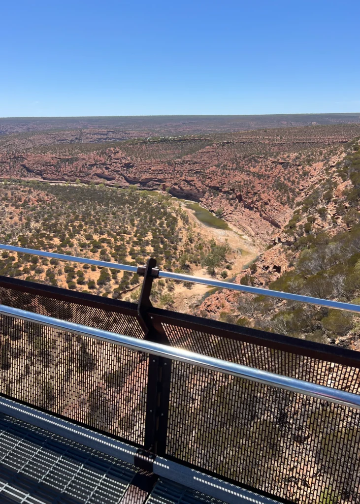 Kuva rotkoon kalbarri skywalkilta Länsi-Australiassa.
