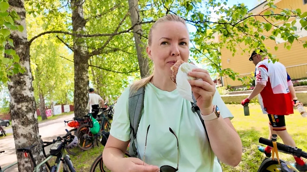 Ekalla taukopaikalla lämpimiä munkkeja